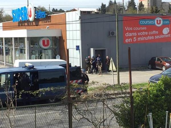 Tấn công khủng bố, bắt con tin tại Pháp