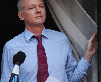 Chủ WikiLeaks tiết lộ cuộc sống trong 'trạm vũ trụ'