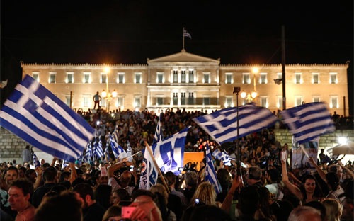 Bỏ phiếu chống, người Hy Lạp đặt một chân khỏi Eurozone
