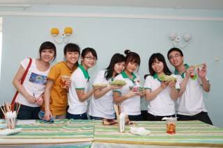 Nga: Du học sinh Việt Nam ở Tomsk bán phở làm từ thiện