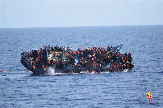 Lại lật thuyền chở hàng trăm người di cư ở ngoài khơi Hy Lạp