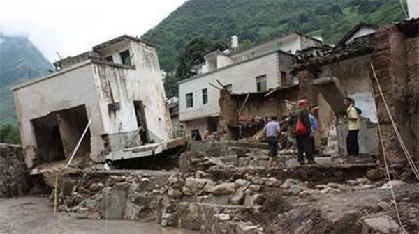 Trung Quốc: lở đất, 18 học sinh thiệt mạng