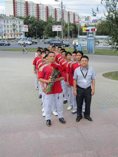 Đội bóng CLB  May Thăng Long tham gia Giải bóng đá cộng đồng VN tại LB Nga 2011