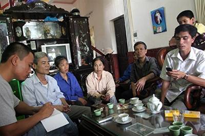 Gần 40 lao động Việt Nam kêu cứu: Sẽ ký lại hợp đồng lao động