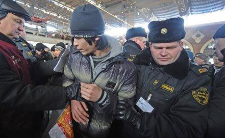 Moskva: Khoảng 40 người nhập cư bị bắt giữ vì không đăng ký hộ khẩu