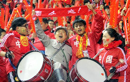 100.000 fan Trung Quốc đổ bộ, Nga 'ẵm' 25 triệu USD