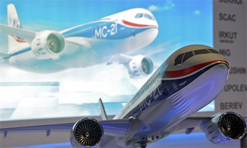 Nga muốn bán được 1.000 máy bay thương mại cạnh tranh với Airbus và Boeing