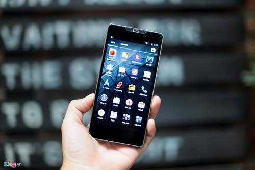 Smartphone siêu sang của Nga về VN giá 68 triệu đồng