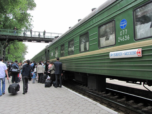 Lao động nhâp cư được học về pháp luật LB Nga trên tàu hỏa