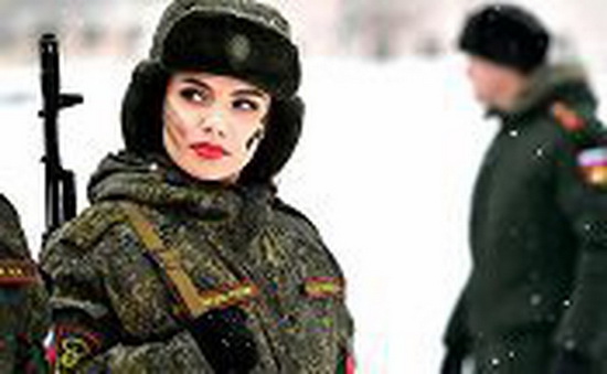 Vì sao phụ nữ Nga thích gia nhập quân đội?