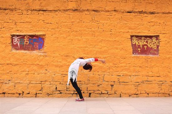 Tập Yoga tại tất cả mọi nơi mình đi qua - cô gái người Việt này đang truyền cảm hứng cho rất nhiều người!
