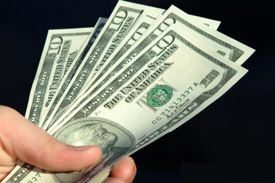 Mỹ: Tiền USD bất ngờ rơi lả tả từ trên không xuống đầu người