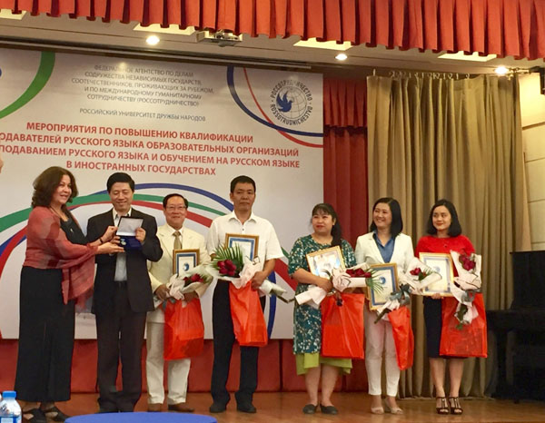Nâng cao trình độ cho giáo viên tiếng Nga ở Việt Nam