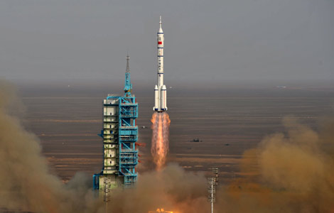 Trung Quốc phóng thành công tàu vũ trụ Thần Châu 9