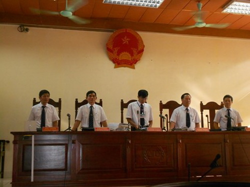 Tòa tuyên Lý Nguyễn Chung 12 năm tù, đề nghị điều tra mở rộng vụ án