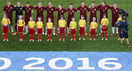 UEFA cấm đội tuyển quốc gia Nga tưởng nhớ các em bé tử nạn ở Karelia