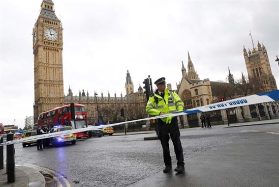 Nổ súng bên ngoài tòa nhà Nghị viện Anh, nhiều người bị thương