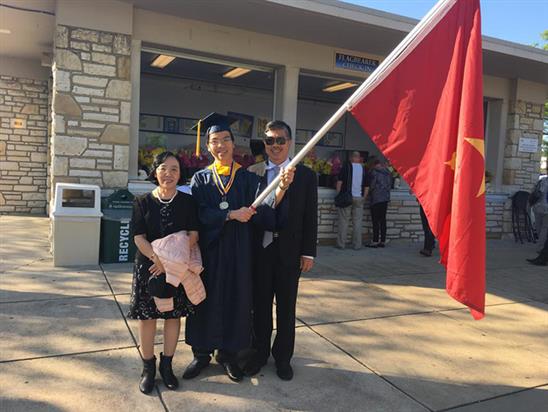 Kỳ thủ Lê Quang Liêm tốt nghiệp loại xuất sắc Đại học Mỹ