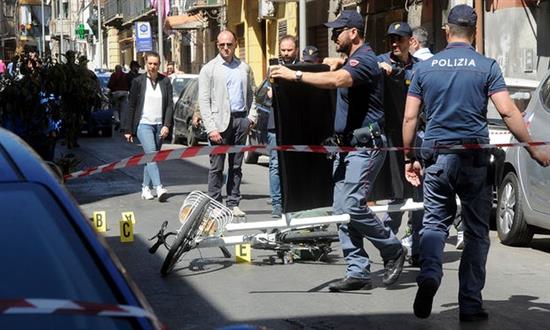 Trùm mafia khét tiếng của Ý bị bắn chết khi đang đạp xe
