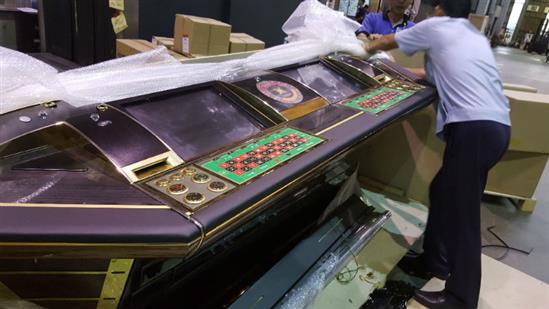 Tạm giữ lô hàng máy đánh bạc 'ngụy trang' là máy trò chơi giải trí