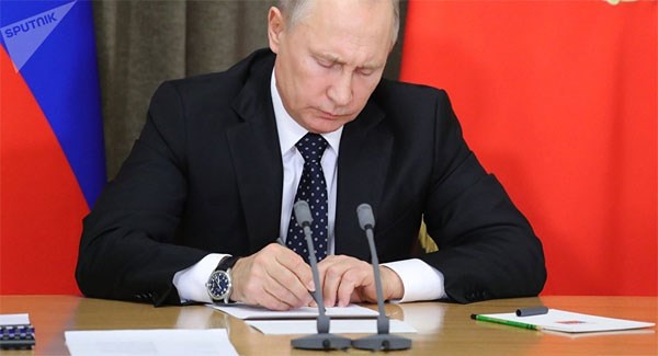 Tổng thống Putin phê chuẩn luật truyền thông 'đặc vụ ngoại quốc'