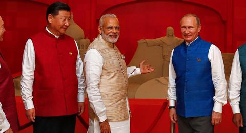 Nga hay Mỹ sẽ tháo ngòi nổ Trung-Ấn?