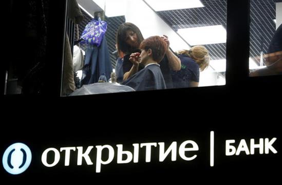 Nga giải cứu 3 ngân hàng chỉ trong một tháng