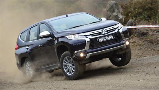 'Đại hạ giá' gần 200 triệu, Mitsubishi Pajero Sport 'quyết chiến' với Toyota Fortuner