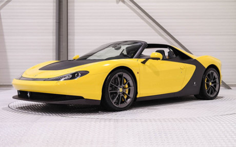 Soi siêu xe Ferrari hàng hiếm có giá 6,1 triệu USD