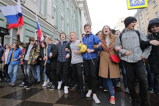 Phe đối lập Nga biểu tình rầm rộ đúng ngày sinh nhật Tổng thống Putin