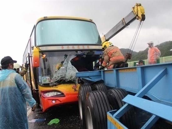 Tai nạn xe tại Đài Loan, 11 du khách Việt bị thương