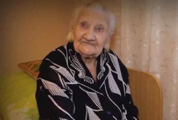 Cụ bà 101 tuổi vẫn mê Internet