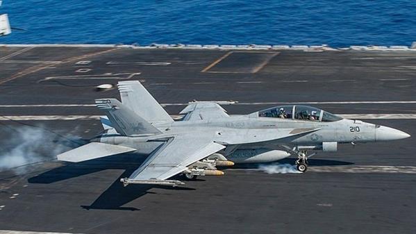Rơi máy bay tiêm kích F-18 của Hải quân Mỹ