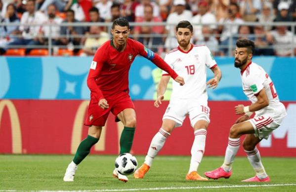 Ronaldo đá hỏng penalty như Messi, Bồ Đào Nha suýt bị Iran tiễn về nước
