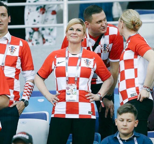 Nữ Tổng thống Croatia yêu bóng đá cuồng nhiệt như thế nào?