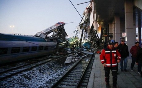 Tai nạn tàu cao tốc tại Thổ Nhĩ Kỳ làm 9 người chết