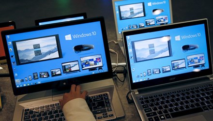 Nghị sỹ Nga muốn cấm Windows 10 vì 'theo dõi người dùng'
