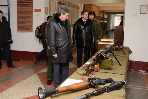 Lộ vũ khí trang bị cho trung đoàn tên lửa của Nga