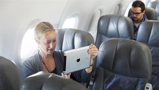 Vì sao chi phí Wi-Fi trên máy bay rất đắt đỏ?
