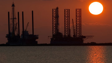 Giá dầu thô tăng mạnh vì bất ổn chính trị Trung Đông