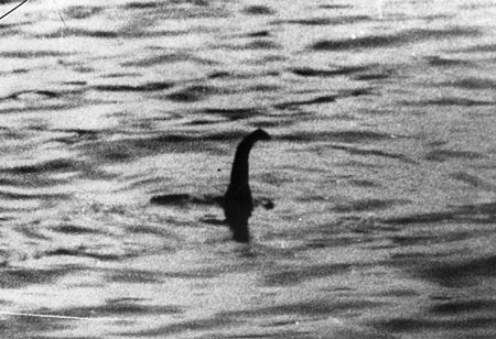 Tiết lộ âm mưu bắt cóc quái vật hồ Loch Ness để trưng bày