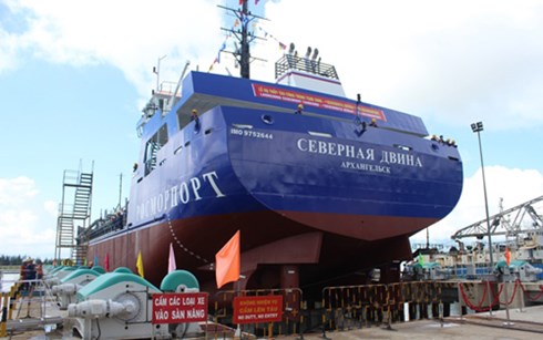 Hạ thủy tàu VN đóng xuất khẩu sang Nga