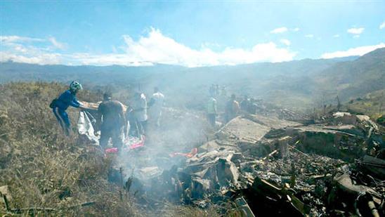 Máy bay Indonesia đâm vào núi, không ai sống sót