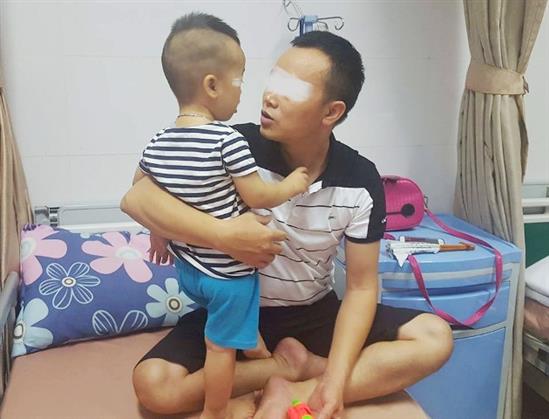 Vụ Hưng Yên: Xót xa bé trai mới hơn 6 tháng tuổi đã mắc sùi mào gà