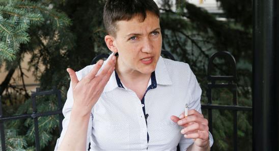 Savchenko đề nghị đặt súng tiểu liên trong quốc hội và không cho đại biểu ra ngoài
