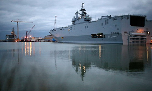 Tổng thống Nga - Pháp bắt tay, hủy hợp đồng mua tàu chiến Mistral