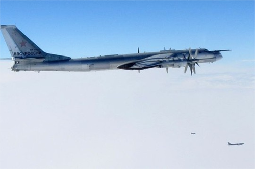 Chiến đấu cơ Anh chặn nhầm máy bay quân sự Nga
