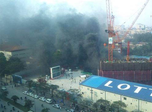 Cháy công trình trung tâm thương mại Lotte