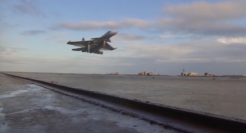Su-33 trượt khỏi boong tàu khi hạ cánh xuống 