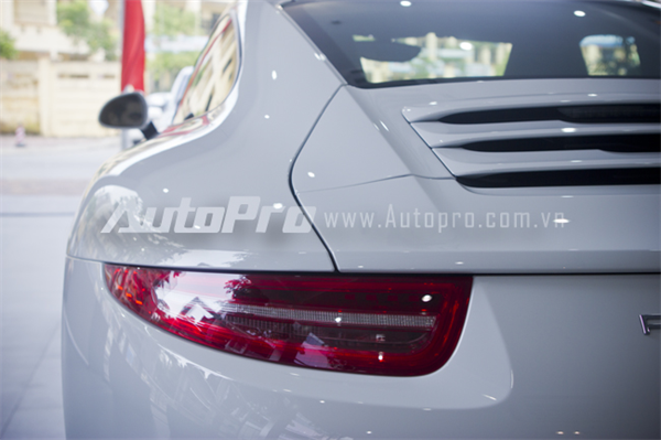 Porsche Carrera 911 chính hãng về Hà Nội, giá từ 5,1 tỉ đồng